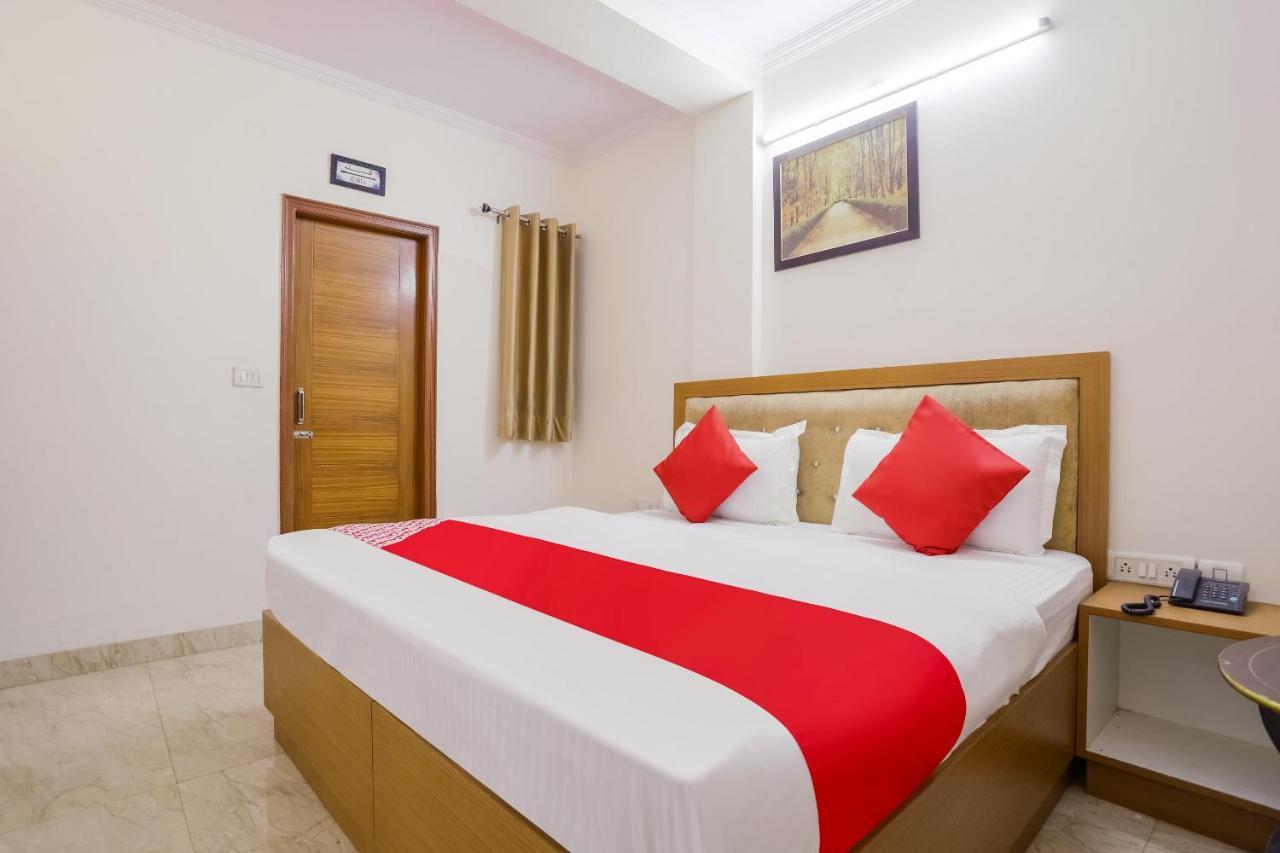 Hotel Wall Street New Delhi Exterior photo