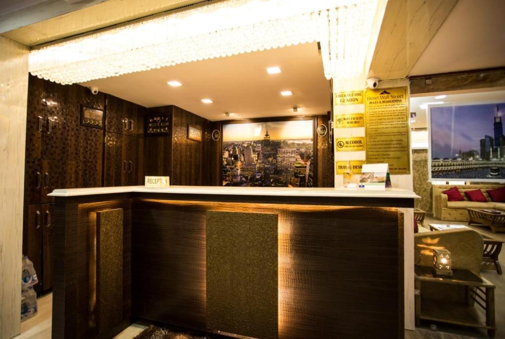 Hotel Wall Street New Delhi Exterior photo