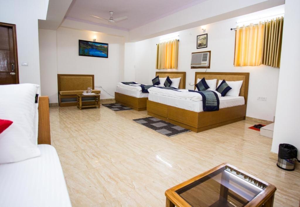 Hotel Wall Street New Delhi Exterior photo