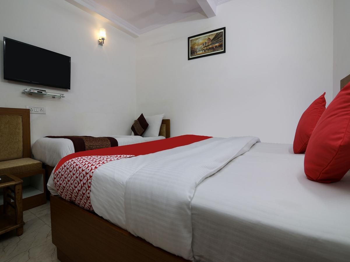 Hotel Wall Street New Delhi Exterior photo