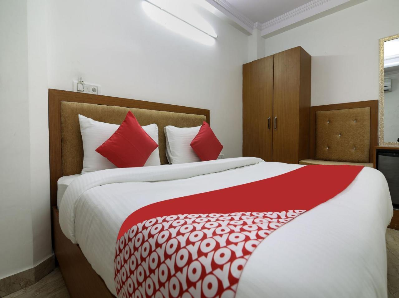 Hotel Wall Street New Delhi Exterior photo